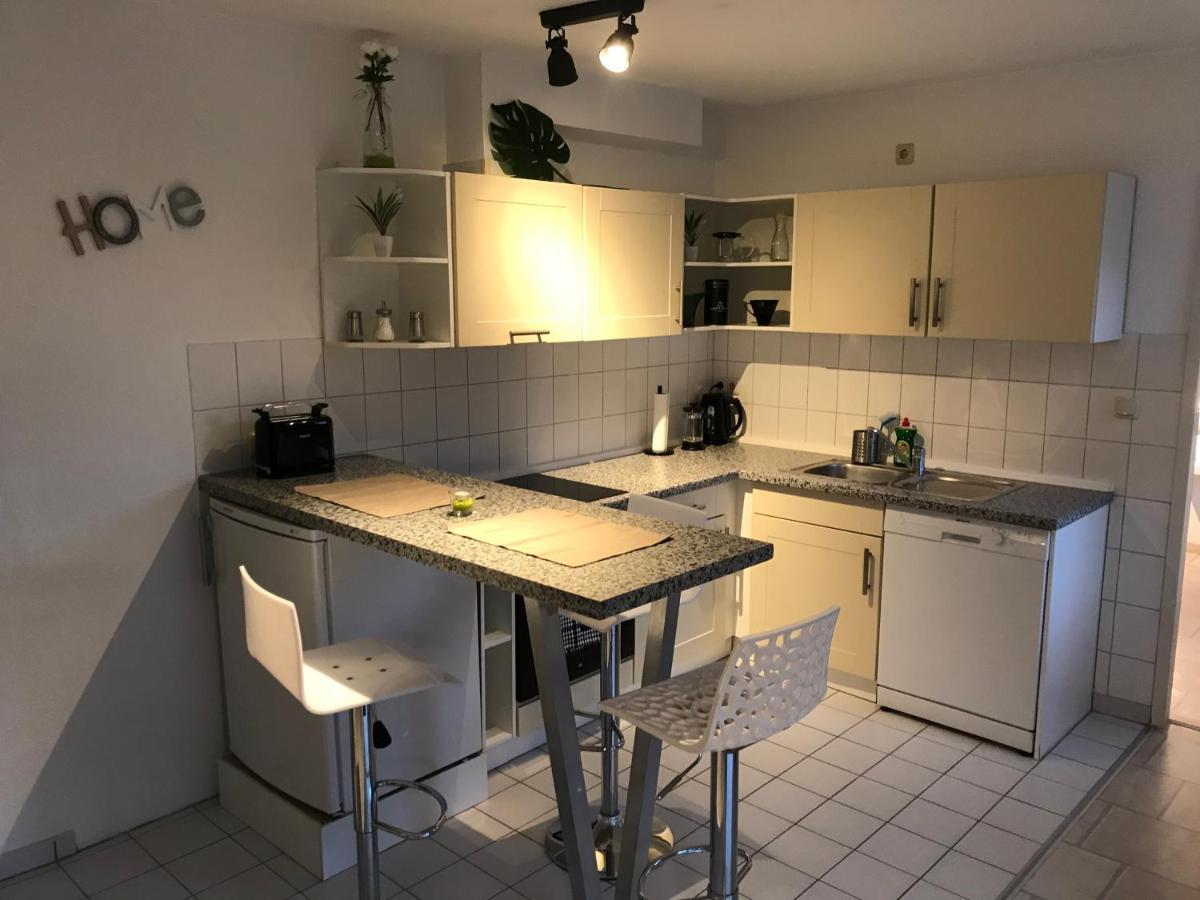 Stadtwohnung Im Zentrum Mit 24-7 Self Check-In, Wlan & Smart Tv Kiel Esterno foto