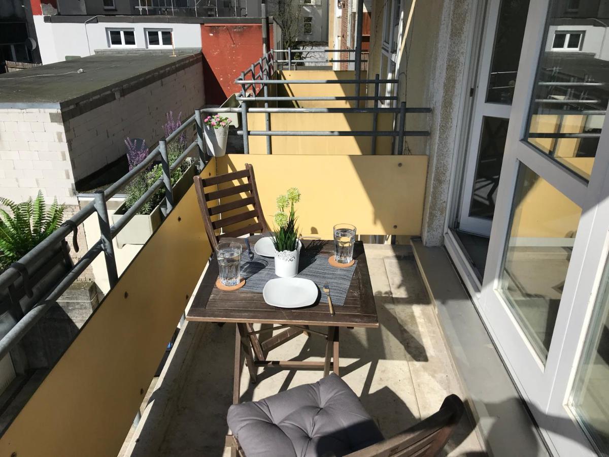 Stadtwohnung Im Zentrum Mit 24-7 Self Check-In, Wlan & Smart Tv Kiel Esterno foto