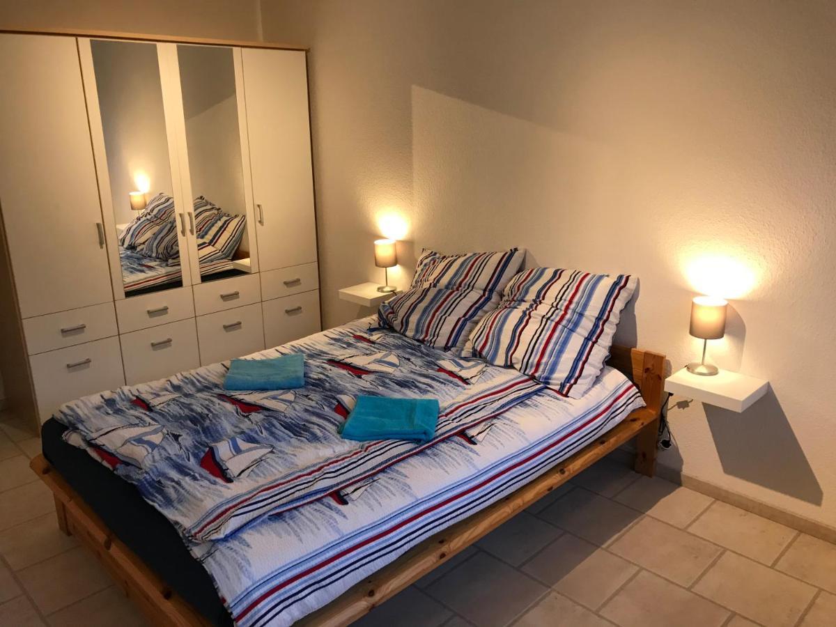 Stadtwohnung Im Zentrum Mit 24-7 Self Check-In, Wlan & Smart Tv Kiel Esterno foto